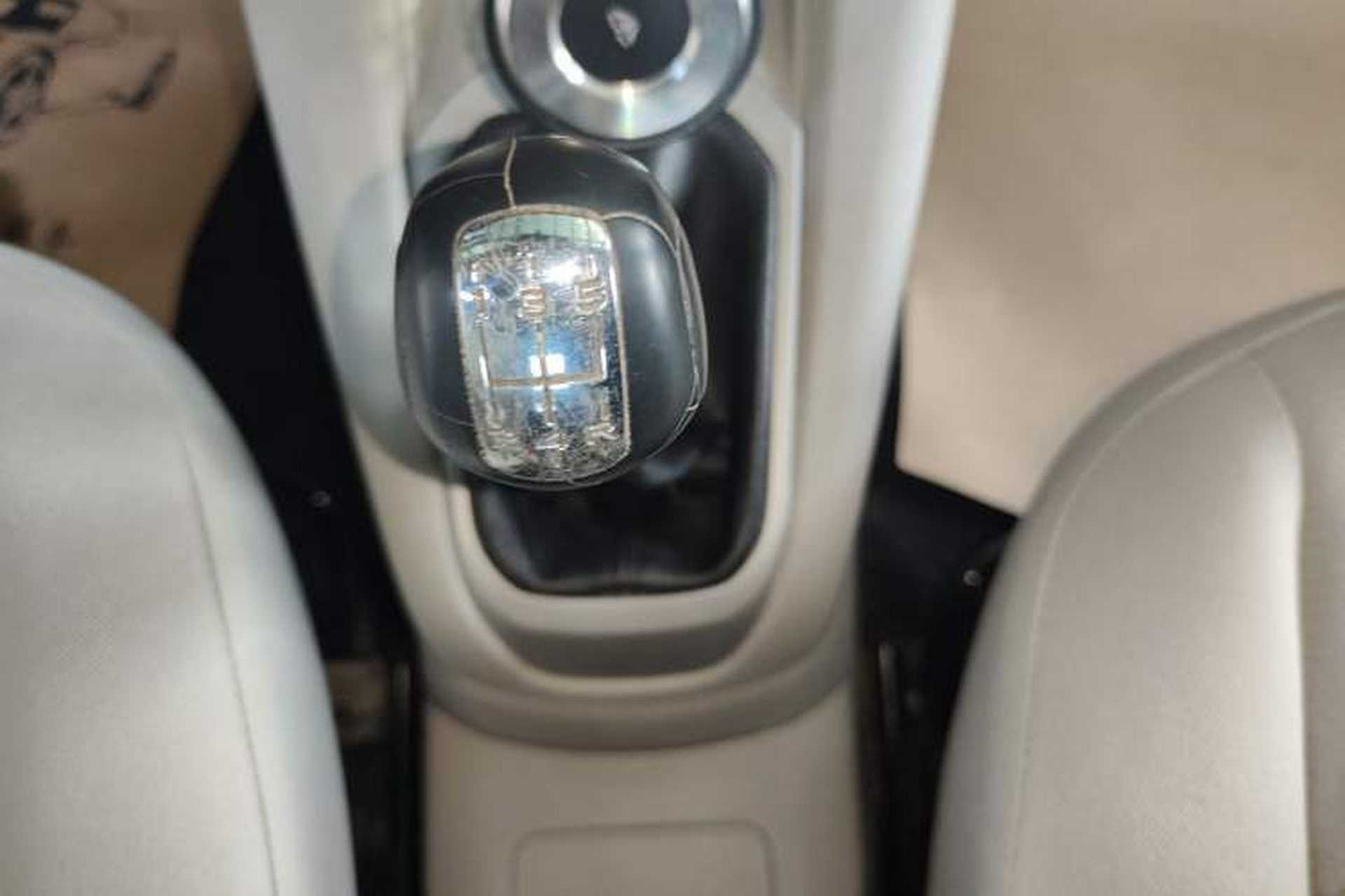 Used Citroen Elysee 2014 1.6L Manual Fashion Edition Gear Lever
