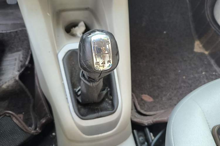 Used Citroen Elysee 2014 1.6L Manual Fashion Edition Gear Lever