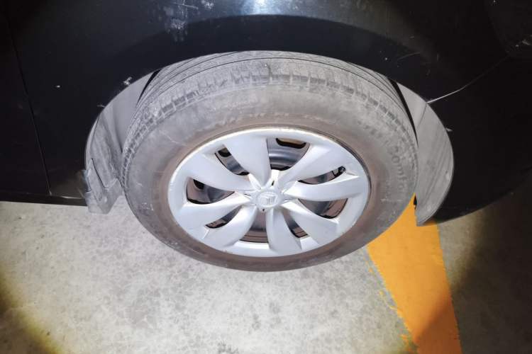 Used Citroen Elysee 2014 1.6L Manual Fashion Edition Right Front Wheel Hub