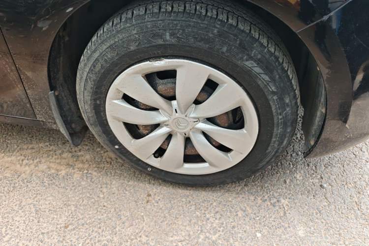 Used Citroen Elysee 2014 1.6L Manual Fashion Edition Right Front Wheel Hub