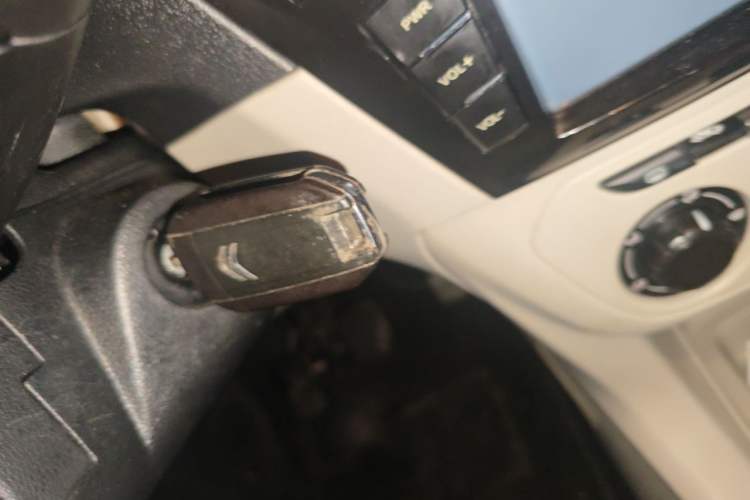 Used Citroen Elysee 2014 1.6L Manual Fashion Edition Vehicle Key