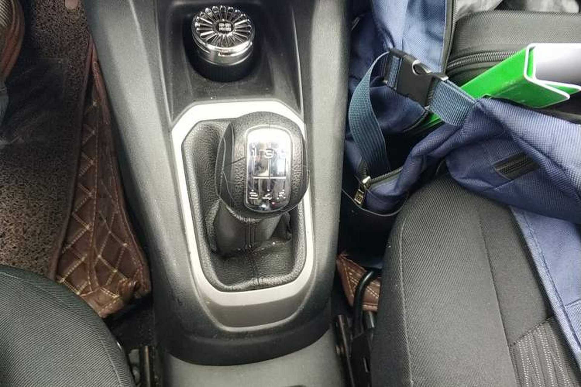 Used Citroen Elysee 2014 1.6L Manual Fashion Model CNG Gear Lever
