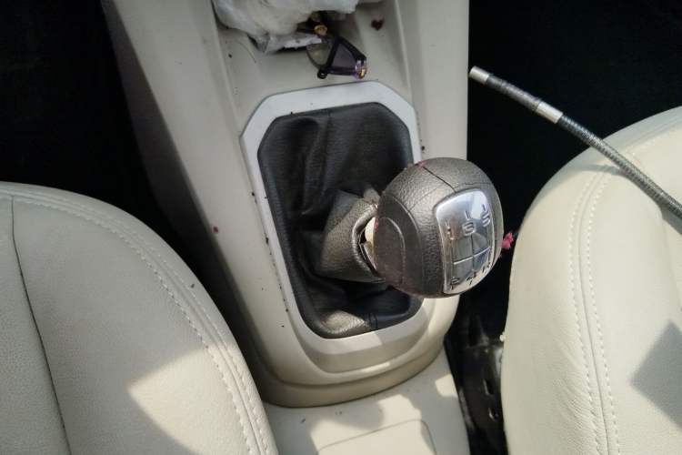 Used Citroen Elysee 2014 1.6L Manual Fashion Edition Gear Lever