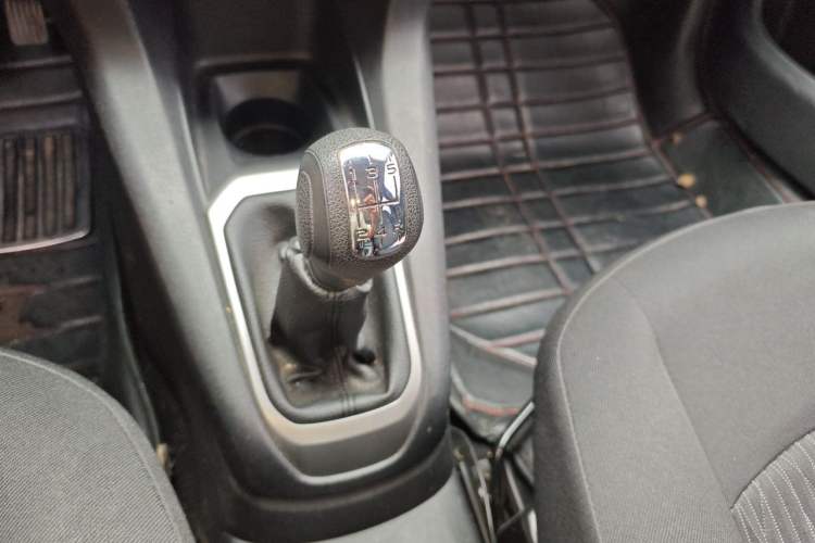 Used Citroen Elysee 2014 1.6L Manual Comfort Model Gear Lever