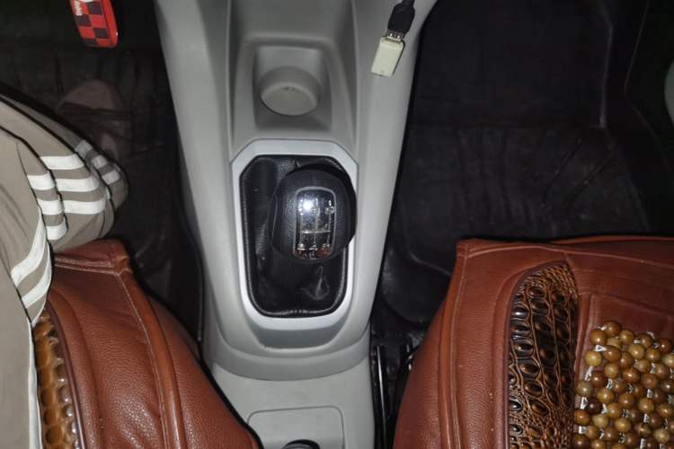 Used Citroen Elysee 2014 1.6L Manual Fashion Edition Gear Lever