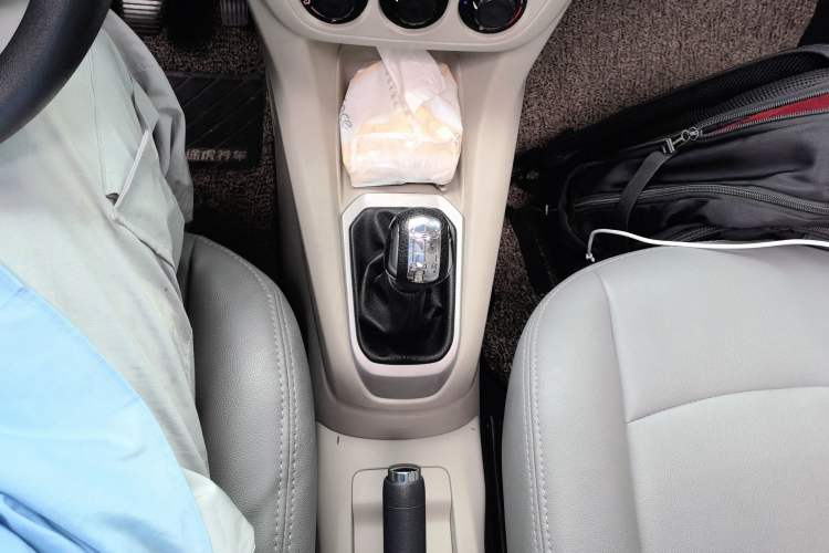 Used Citroen Elysee 2014 1.6L Manual Comfort Model Gear Lever