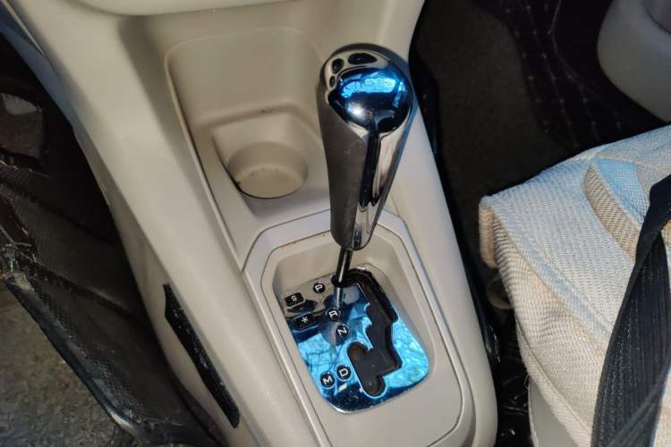 Used Citroen Elysee 2014 1.6L Automatic Fashion Model Gear Lever
