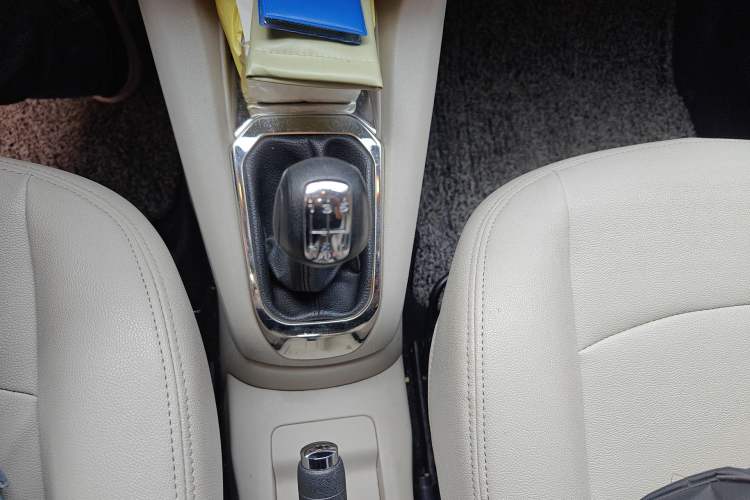 Used Citroen Elysee 2014 1.6L Manual Fashion Edition Gear Lever