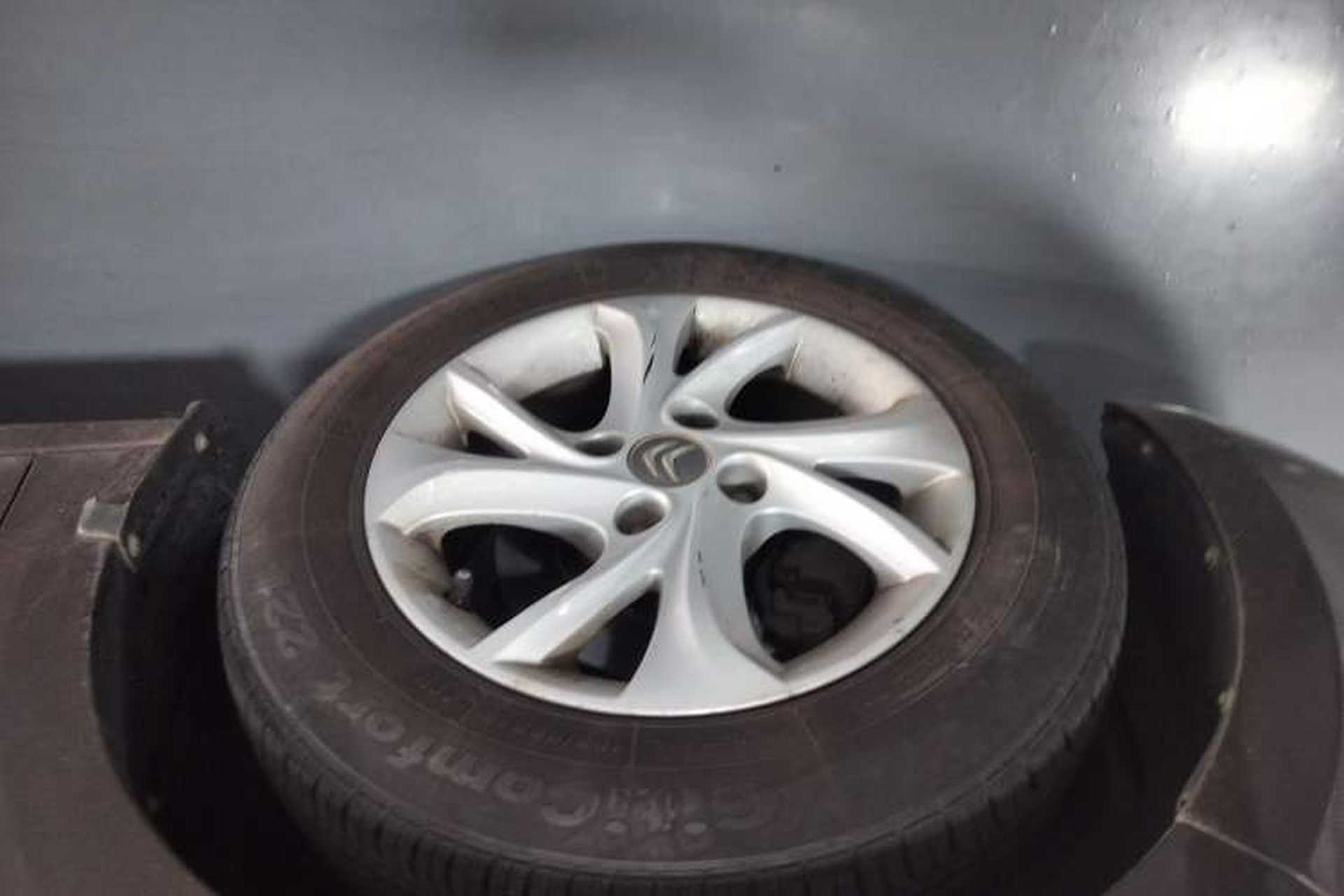 Used Citroen Elysee 2014 1.6L Automatic Fashion Model Left Front Wheel Hub