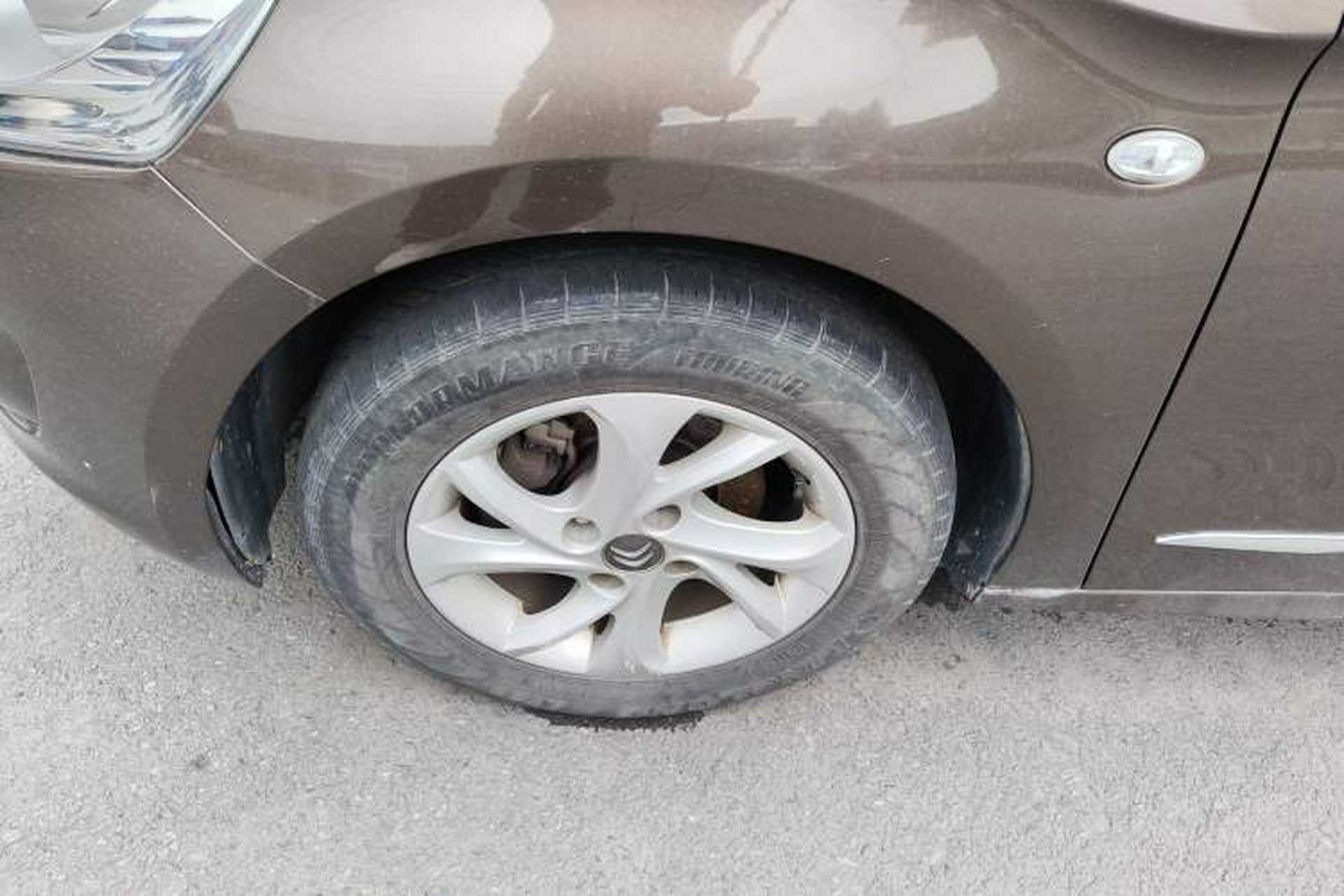Used Citroen Elysee 2014 1.6L Manual Comfort Model Left Front Wheel Hub