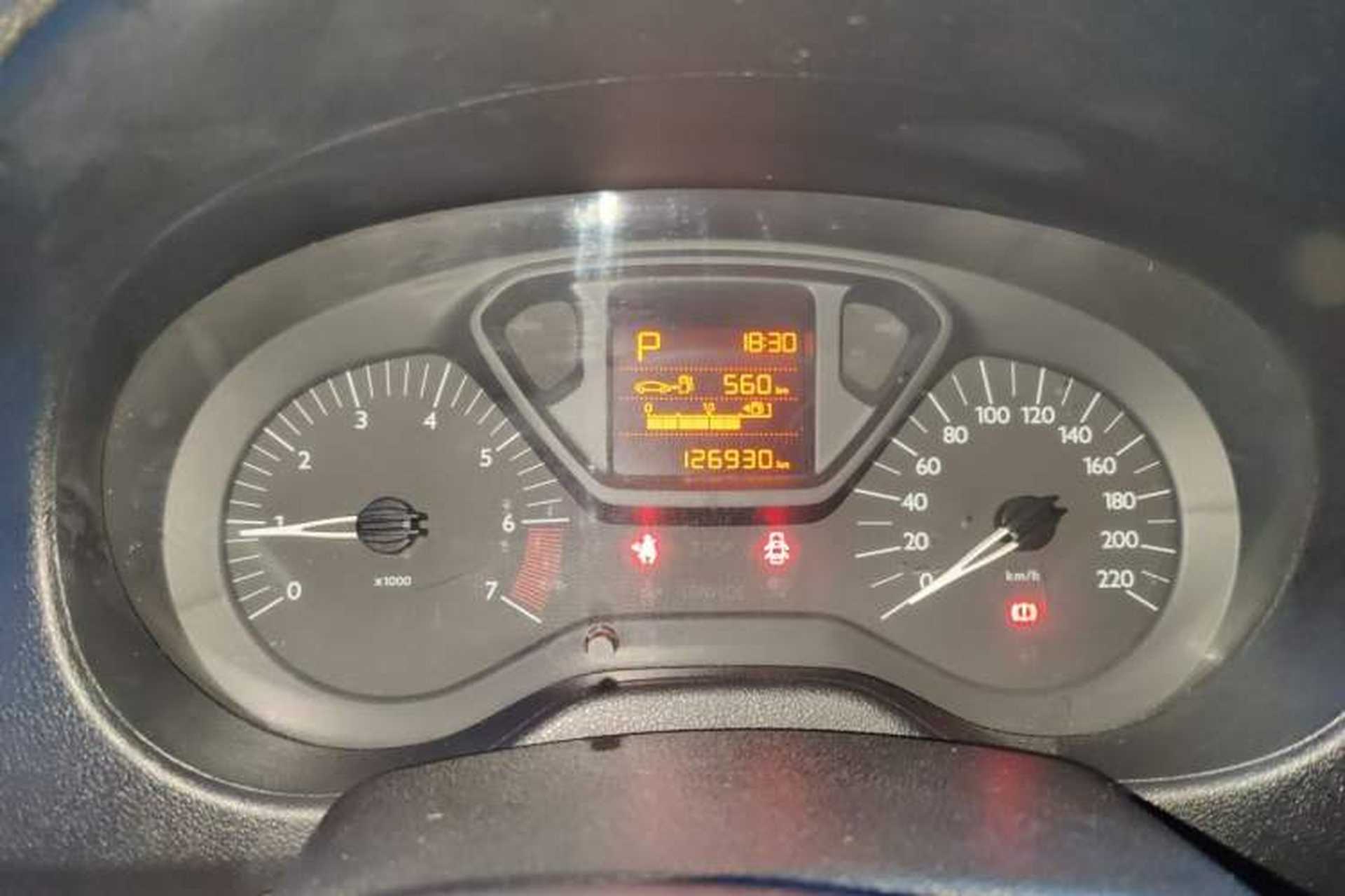 Used Citroen Elysee 2014 1.6L Automatic Fashion Model Odometer Close Up