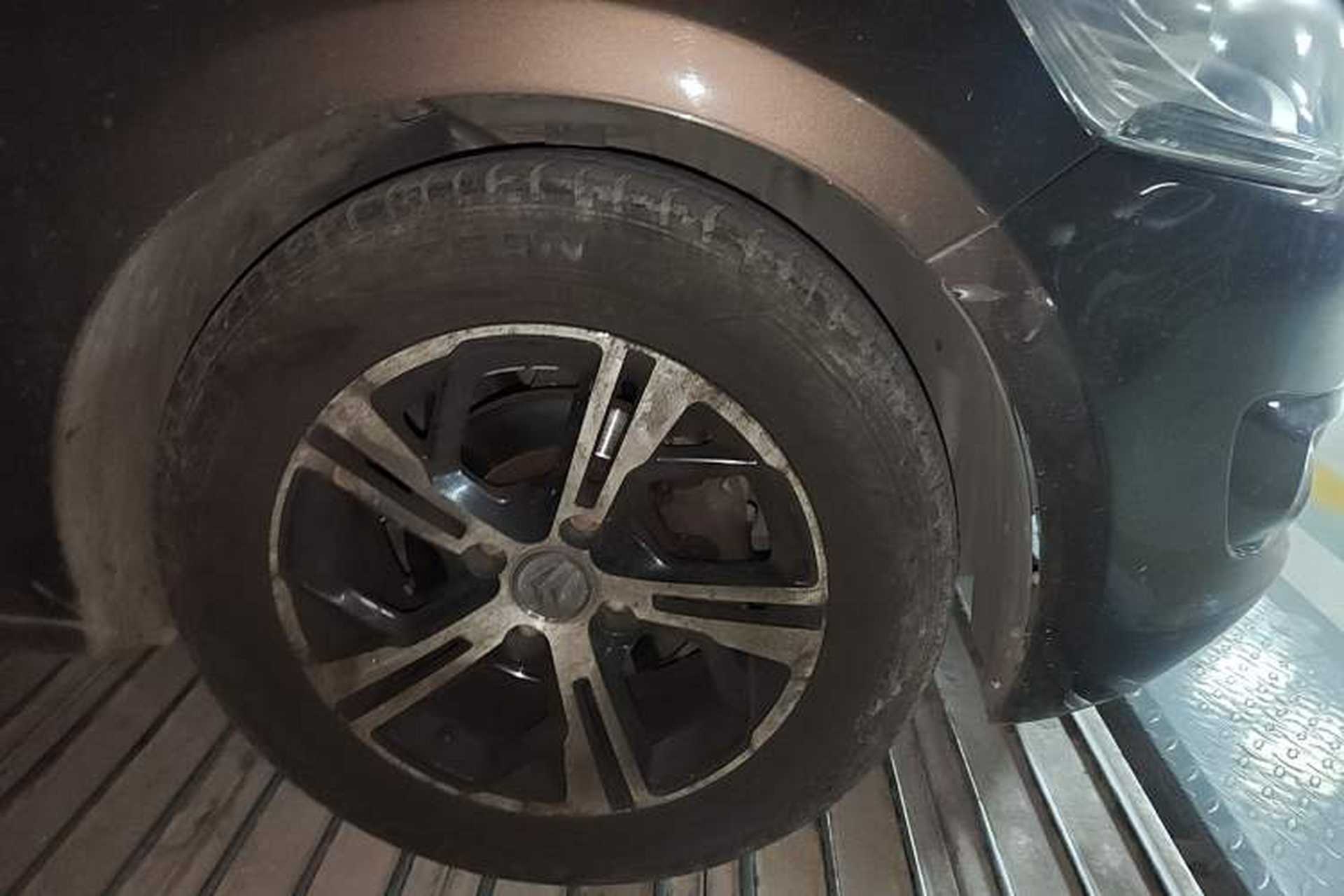 Used Citroen Elysee 2014 1.6L Manual Fashion Edition Right Front Wheel Hub
