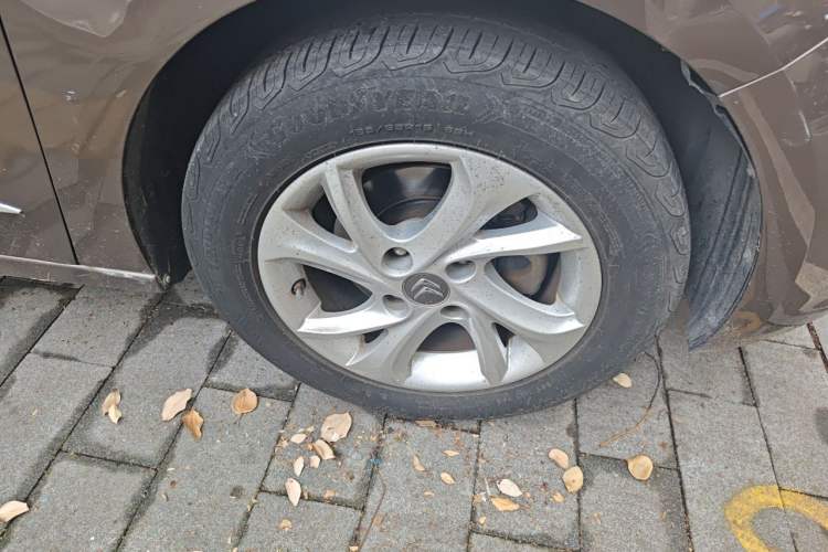 Used Citroen Elysee 2014 1.6L Manual Comfort Model Right Front Wheel Hub