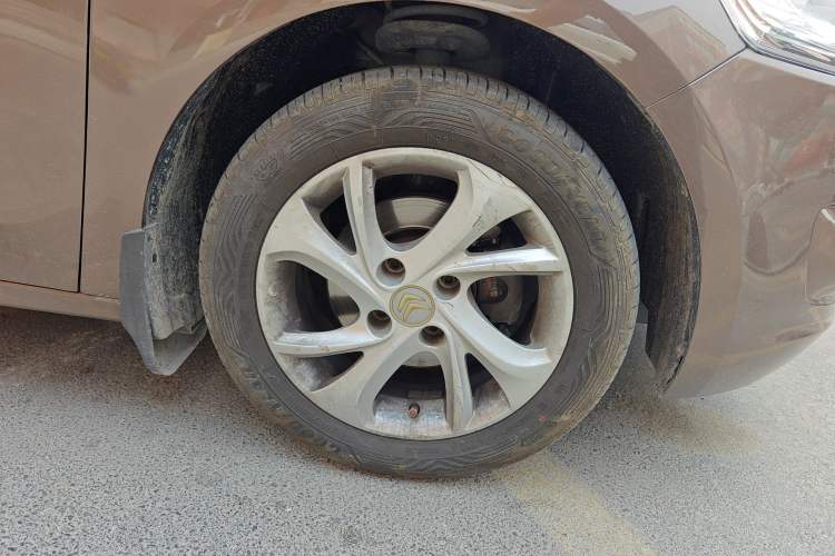 Used Citroen Elysee 2014 1.6L Manual Fashion Edition Right Front Wheel Hub