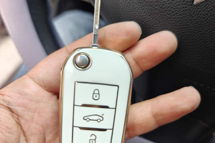Used Citroen Elysee 2014 1.6L Manual Fashion Edition Vehicle Key
