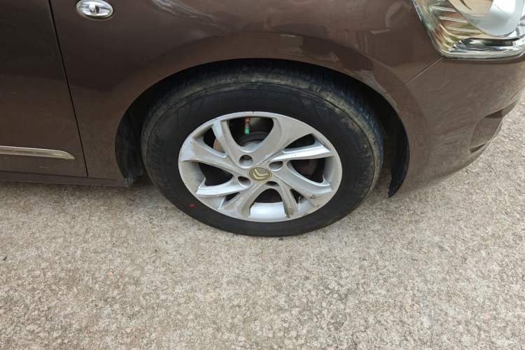 Used Citroen Elysee 2014 1.6L Automatic Fashion Model Right Front Wheel Hub