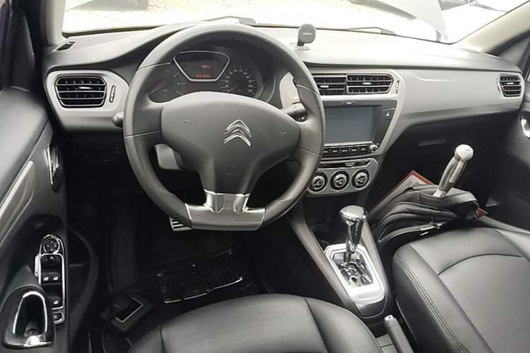 Used Citroen Elysee 2014 1.6L Automatic Comfort Model Center Console