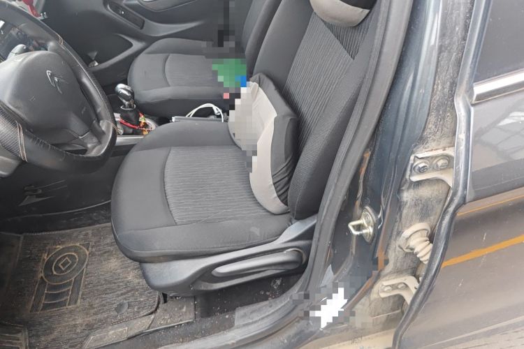 Used Citroen Elysee 2014 1.6L Manual Fashion Model CNG Driver Seat