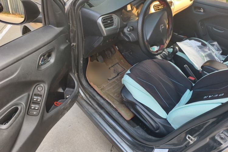 Used Citroen Elysee 2014 1.6L Manual Fashion Model CNG Driver Seat