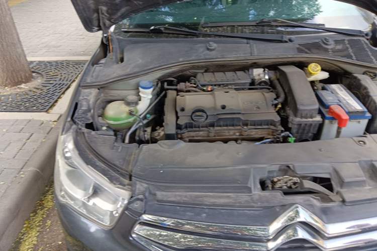 Used Citroen Elysee 2014 1.6L Manual Comfort Model Engine Bay Right