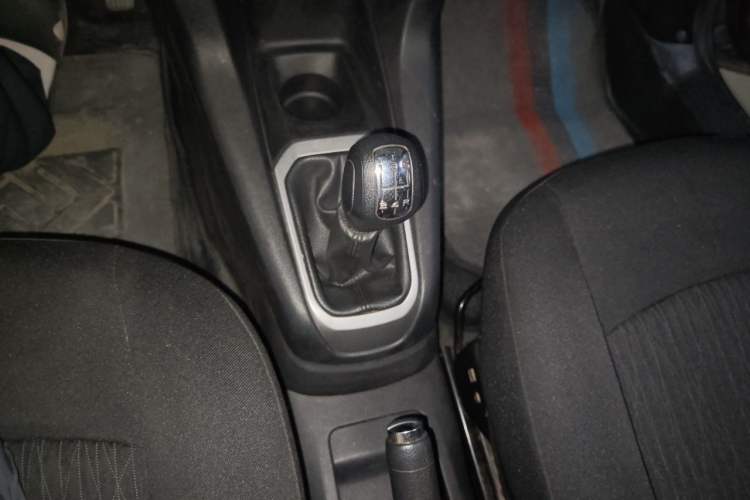 Used Citroen Elysee 2014 1.6L Manual Fashion Edition Gear Lever