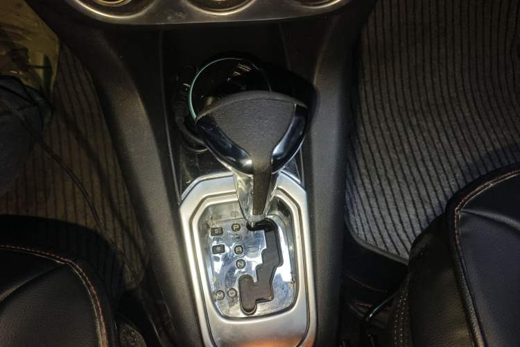 Used Citroen Elysee 2014 1.6L Automatic Comfort Model Gear Lever
