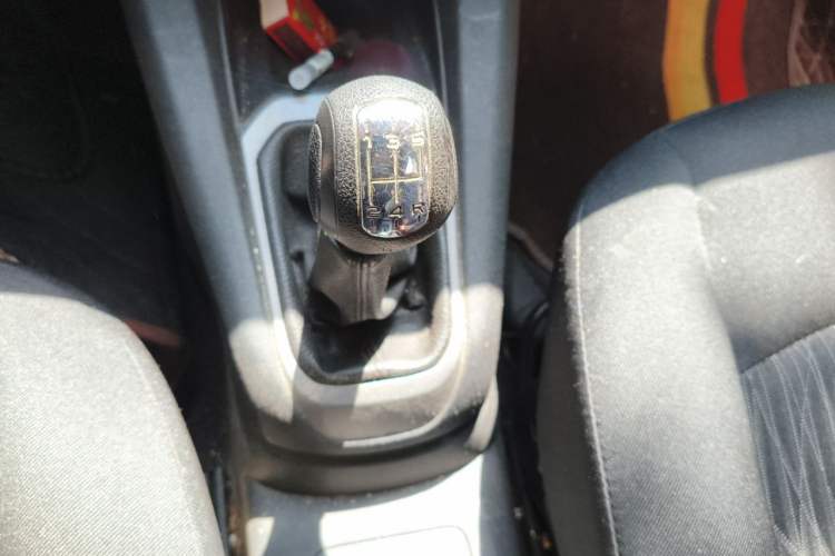 Used Citroen Elysee 2014 1.6L Manual Comfort Model Gear Lever