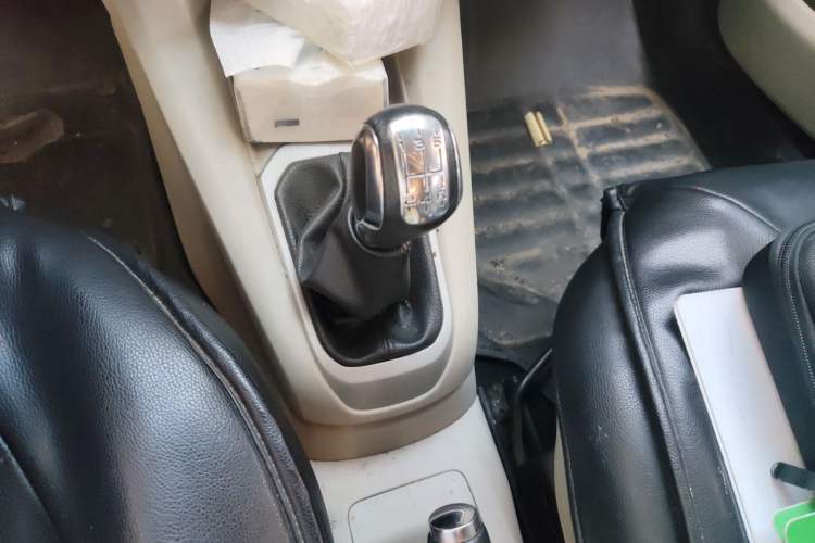 Used Citroen Elysee 2014 1.6L Manual Comfort Model Gear Lever