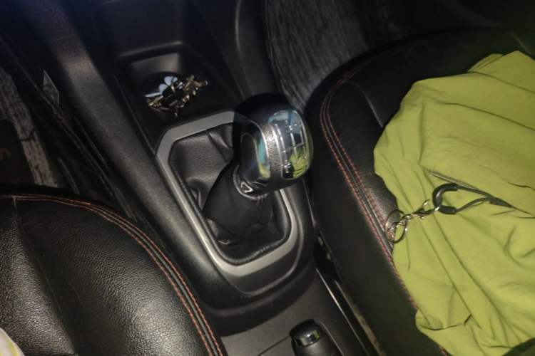 Used Citroen Elysee 2014 1.6L Manual Fashion Edition Gear Lever