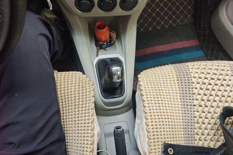 Used Citroen Elysee 2014 1.6L Manual Fashion Edition Gear Lever