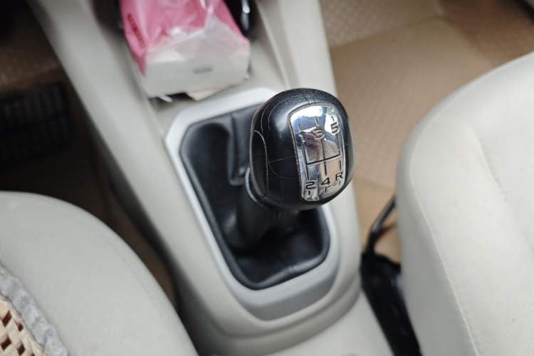 Used Citroen Elysee 2014 1.6L Manual Comfort Model Gear Lever