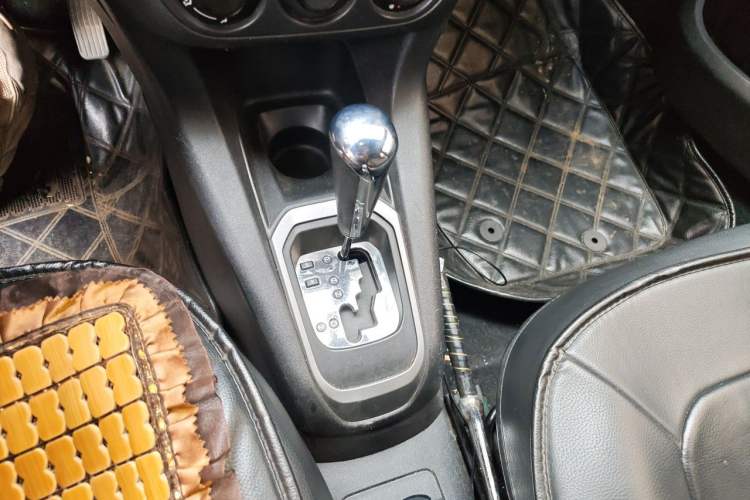 Used Citroen Elysee 2014 1.6L Automatic Fashion Model Gear Lever