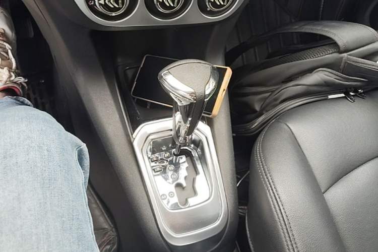 Used Citroen Elysee 2014 1.6L Automatic Comfort Model Gear Lever