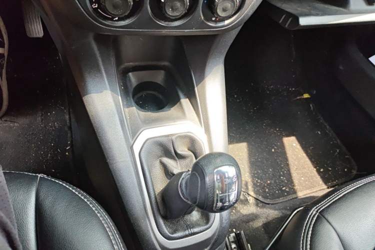 Used Citroen Elysee 2014 1.6L Manual Fashion Edition Gear Lever