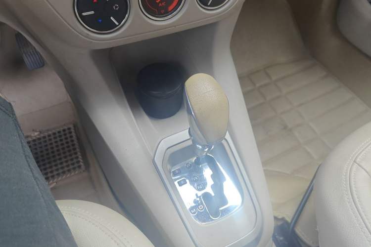 Used Citroen Elysee 2014 1.6L Automatic Luxury Model Gear Lever