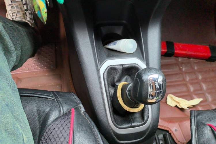 Used Citroen Elysee 2014 1.6L Manual Fashion Edition Gear Lever