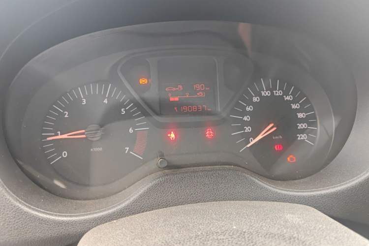 Used Citroen Elysee 2014 1.6L Manual Fashion Model CNG Instrument Cluster