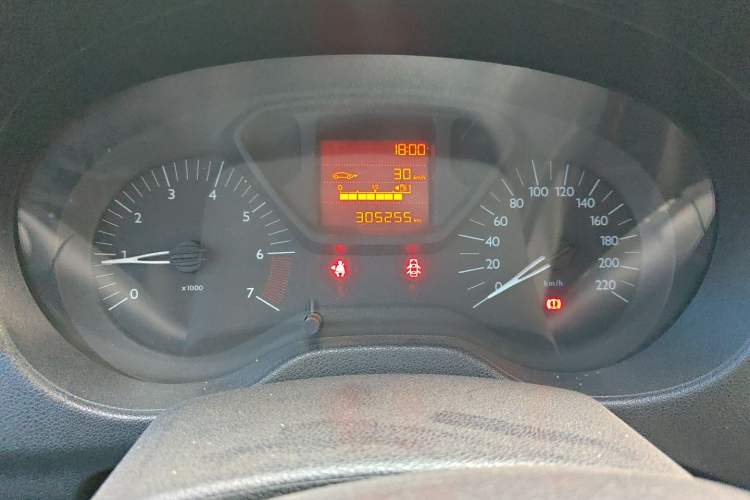 Used Citroen Elysee 2014 1.6L Manual Fashion Model with Sunroof CNG Version Instrument Cluster