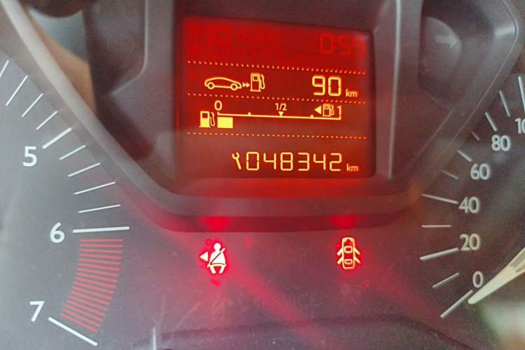 Used Citroen Elysee 2014 1.6L Manual Fashion Edition Odometer Close Up