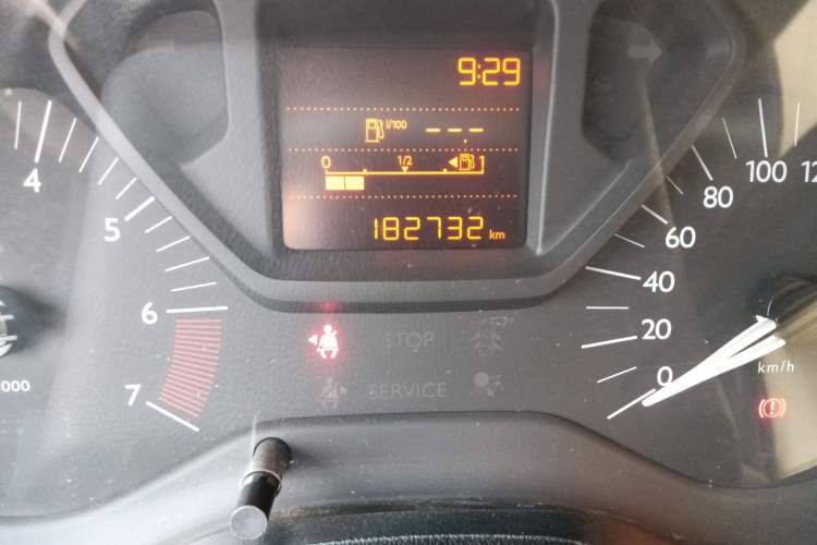 Used Citroen Elysee 2014 1.6L Manual Fashion Edition Odometer Close Up