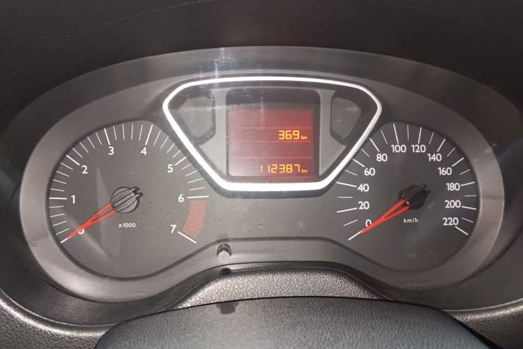 Used Citroen Elysee 2014 1.6L Automatic Fashion Model Odometer Close Up