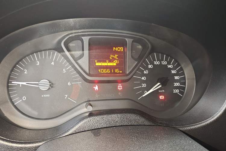 Used Citroen Elysee 2014 1.6L Manual Fashion Edition Odometer Close Up