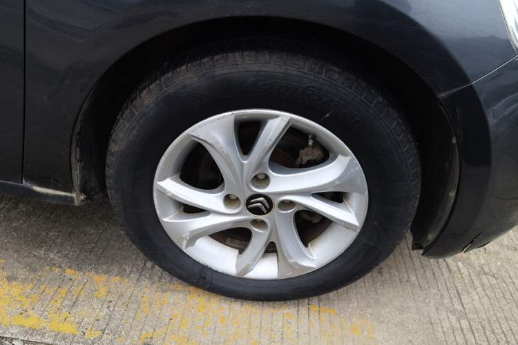 Used Citroen Elysee 2014 1.6L Automatic Fashion Model Right Front Wheel Hub