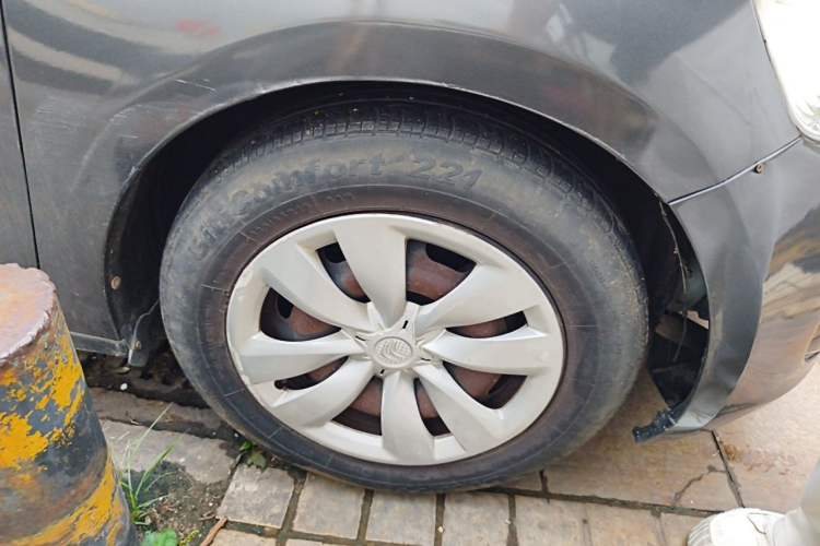 Used Citroen Elysee 2014 1.6L Automatic Fashion Model Right Front Wheel Hub