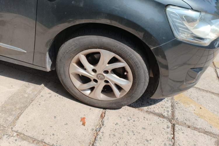 Used Citroen Elysee 2014 1.6L Manual Comfort Model Right Front Wheel Hub