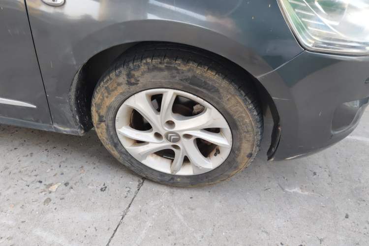 Used Citroen Elysee 2014 1.6L Manual Comfort Model Right Front Wheel Hub
