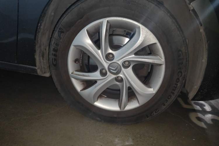 Used Citroen Elysee 2014 1.6L Manual Fashion Edition Right Front Wheel Hub