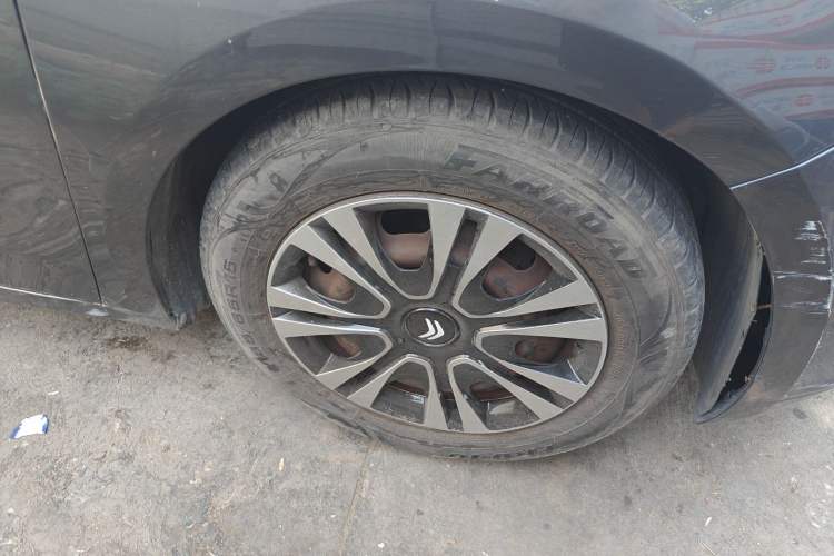 Used Citroen Elysee 2014 1.6L Automatic Fashion Model Right Front Wheel Hub