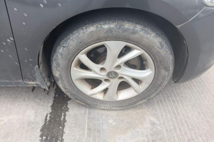 Used Citroen Elysee 2014 1.6L Manual Fashion Edition Right Front Wheel Hub