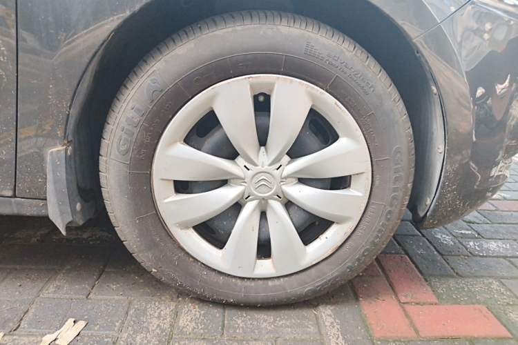 Used Citroen Elysee 2014 1.6L Manual Fashion Edition Right Front Wheel Hub